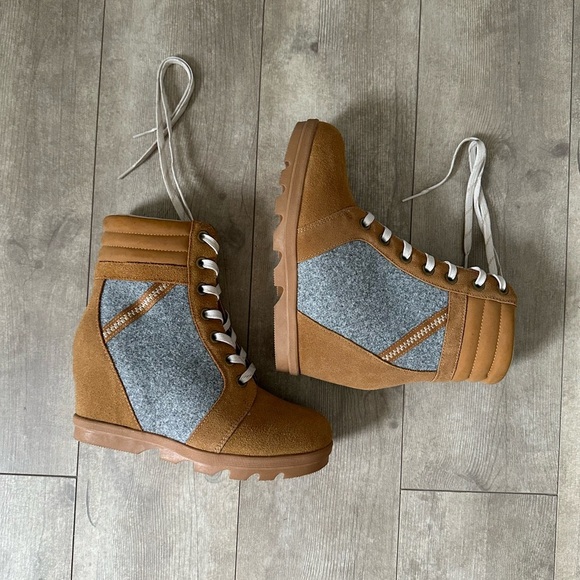 Serra Wedge Hiking Bootie Cow Suede Leather Tan/Gray Womens Size 8 Never Worn - Picture 3 of 14